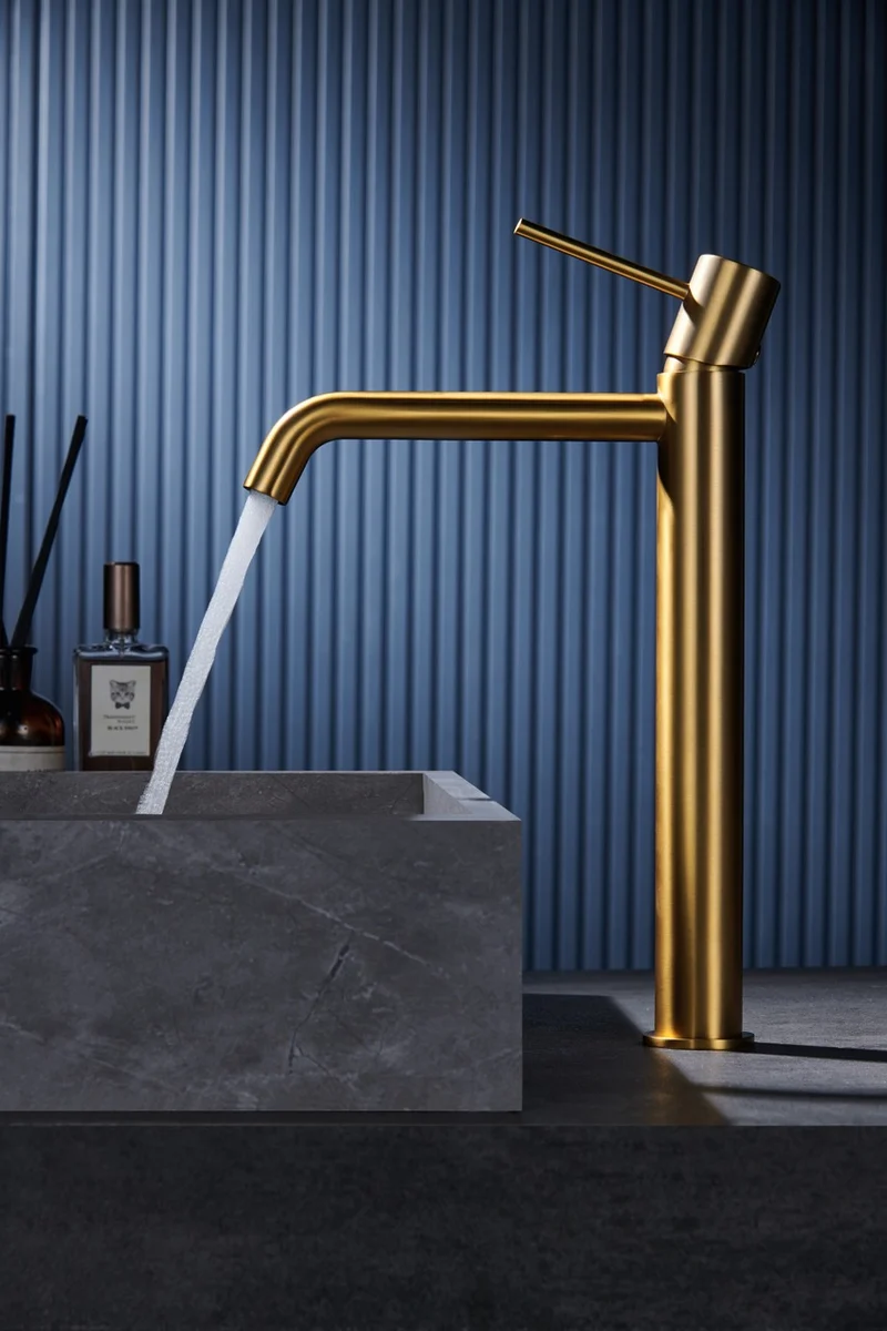 SanoBlu Flow wastafelkraan hoog geborsteld goud